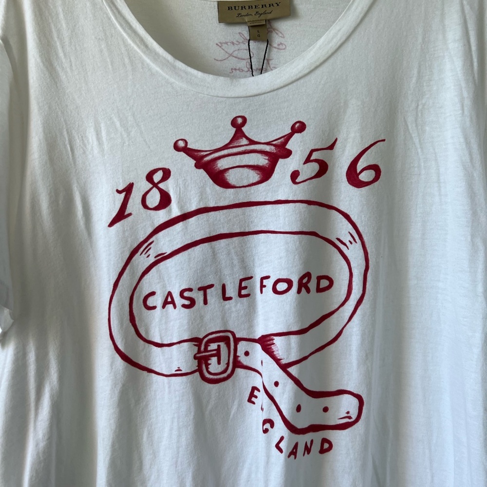 Burberry oversized Tee.